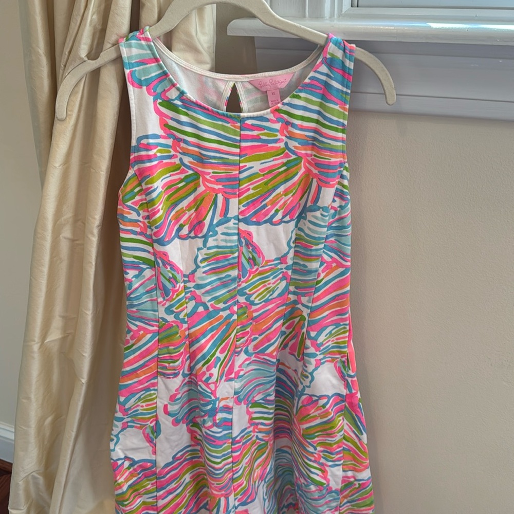 Lilly Pulitzer XS EUC seashell dress. Cotton knit Aline mini. Keyhole back.